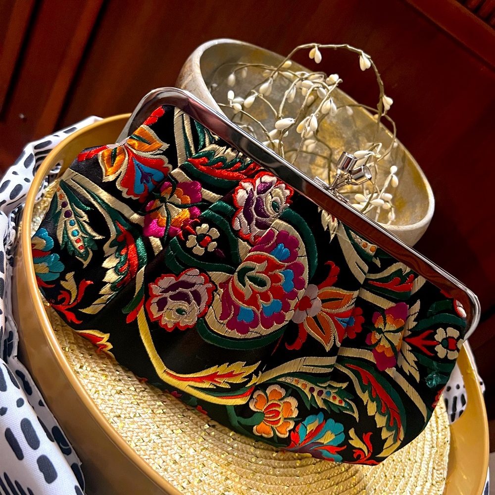 Baroque inspired vintage style pleated floral embroidered clutch